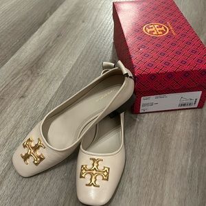 Size 9, NWT, Eleanor Pump, Goat Leather, New Cream, Tory Burch, in Box